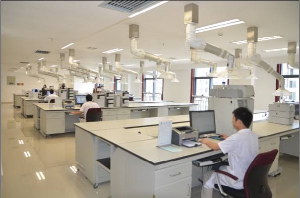 ��غ������b��